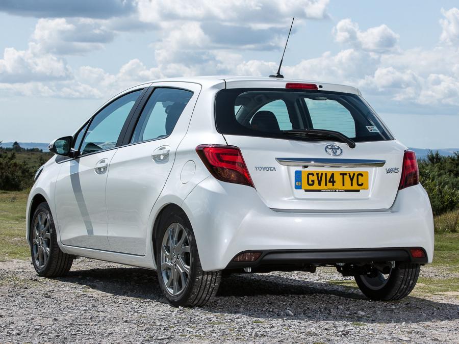  Toyota Yaris 5-Door 2014 года  (UK) (фото 32 из 38)
